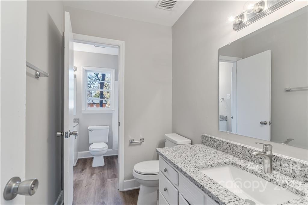 Echo Glen Rd, Charlotte, NC 28213