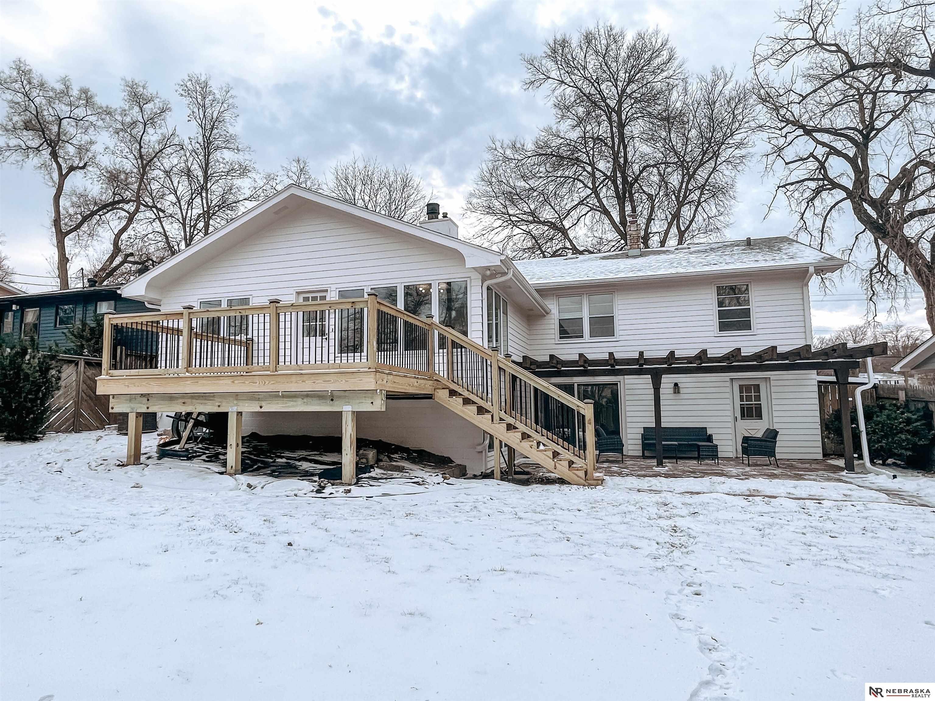 Western Ave, Omaha, NE 68132