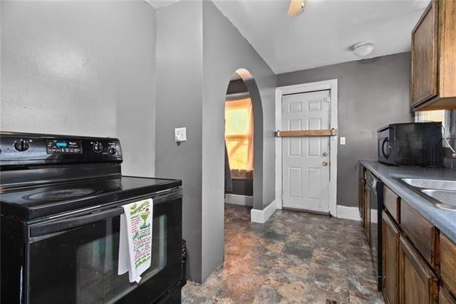 E 75th St, Kansas City, MO 64132