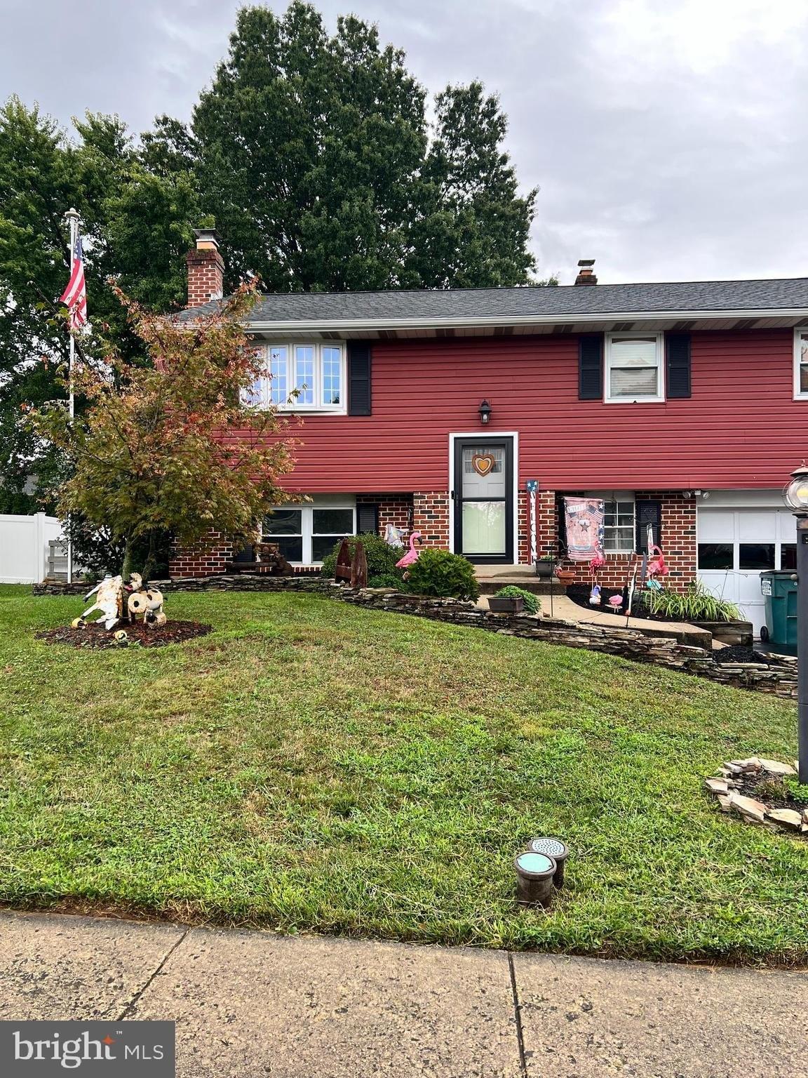 Lilac Ln, Reading, PA 19606