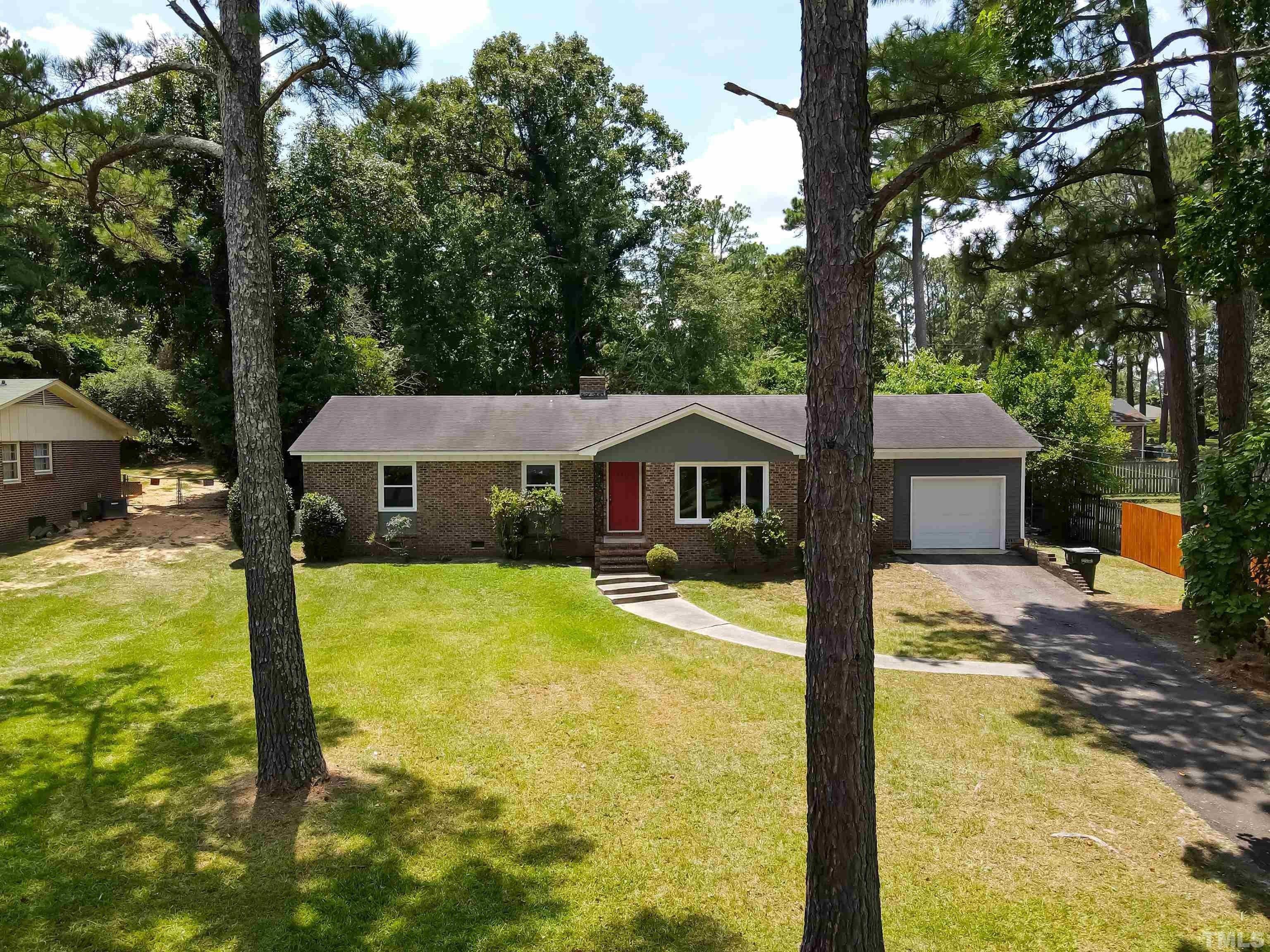 Greyfield Rd, Fayetteville, NC 28303
