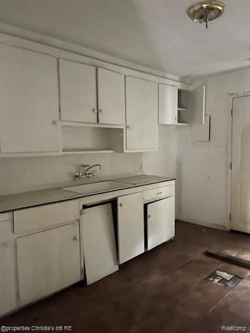 Kelly Rd, Detroit, MI 48224
