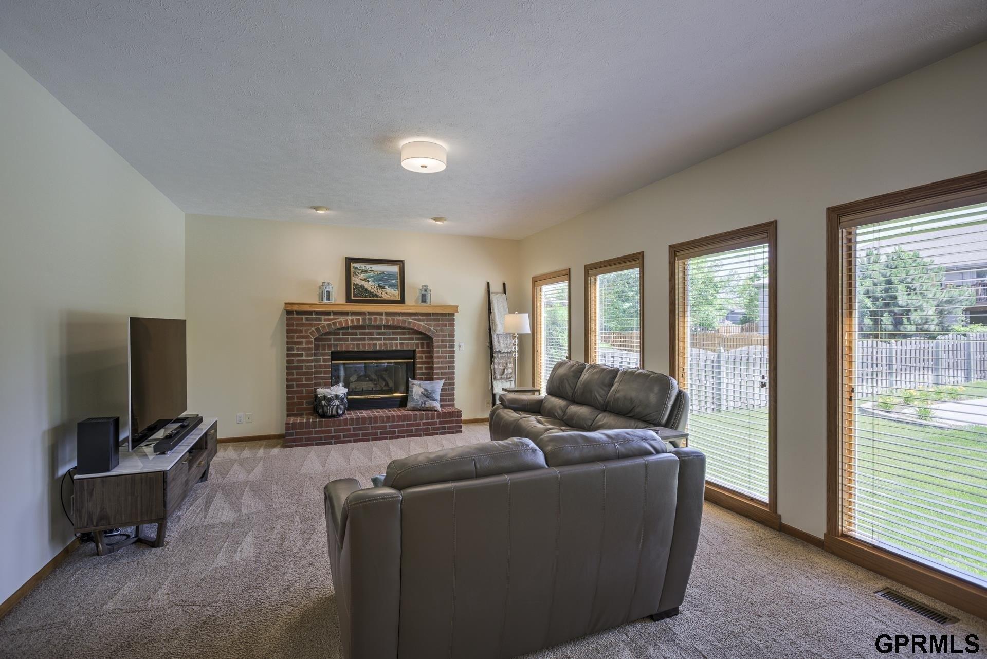 N 135th Ave, Omaha, NE 68164