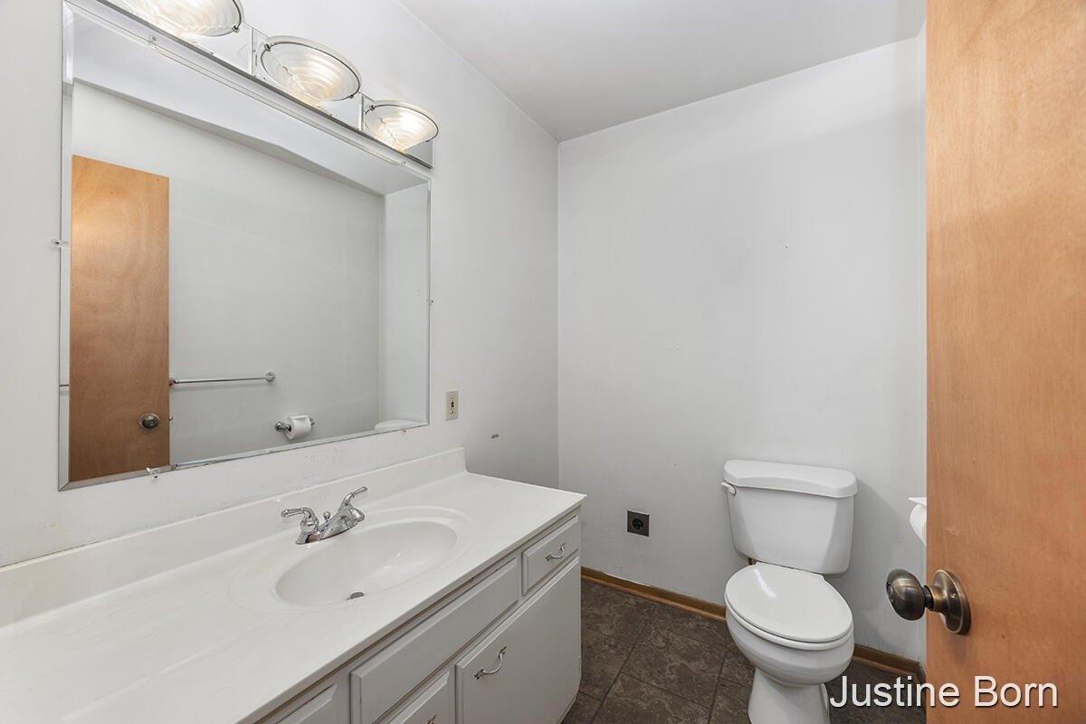 Doncaster Ave Sw, Wyoming, MI 49509