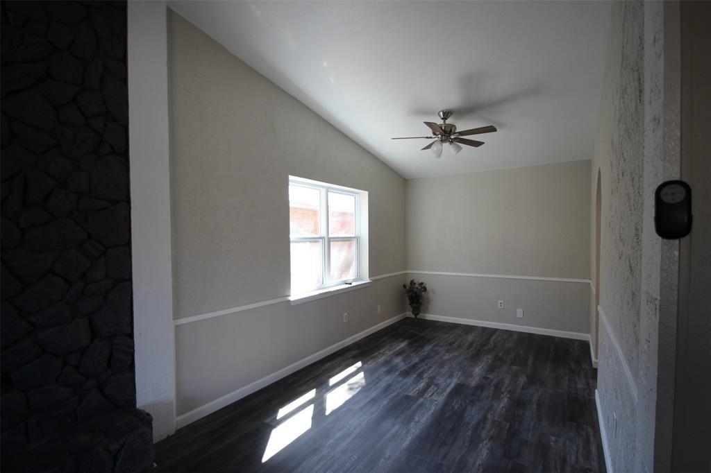 Knights Ct, Lake Dallas, TX 75065