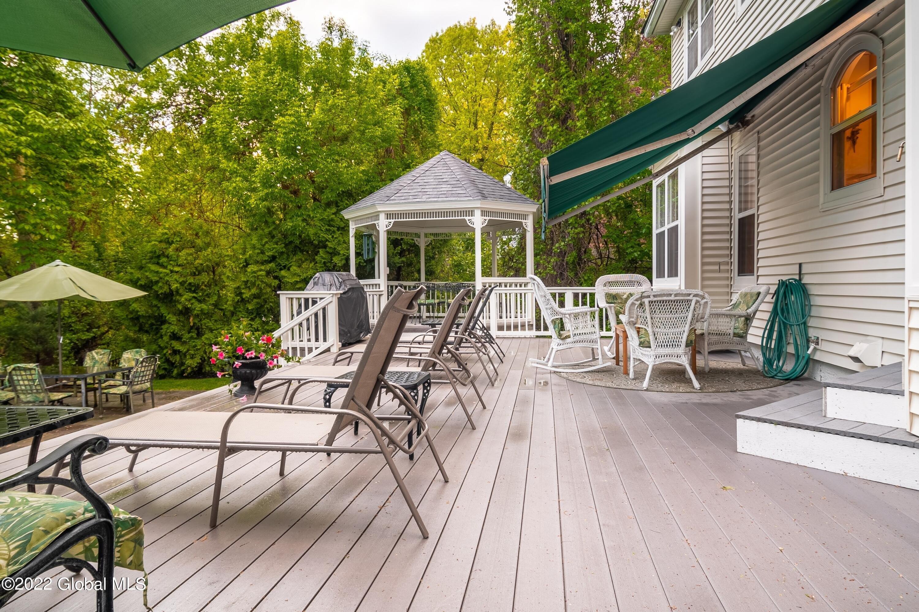 Birch Hill Rd, Albany, NY 12211