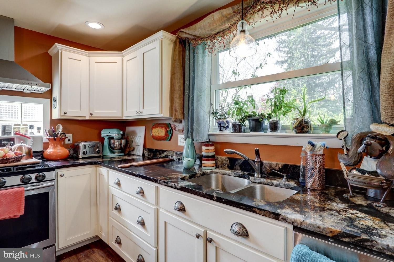 S Market St, Mount Joy, PA 17552