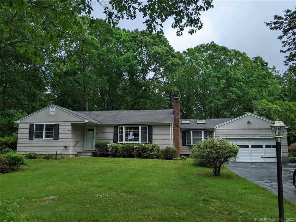 Beechwood Dr, Madison, CT 06443