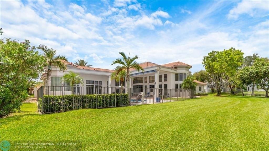Paddock Ln, Weston, FL 33331