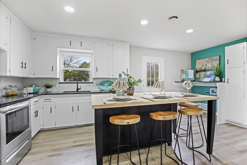 Zelda Dr, Hurst, TX 76053