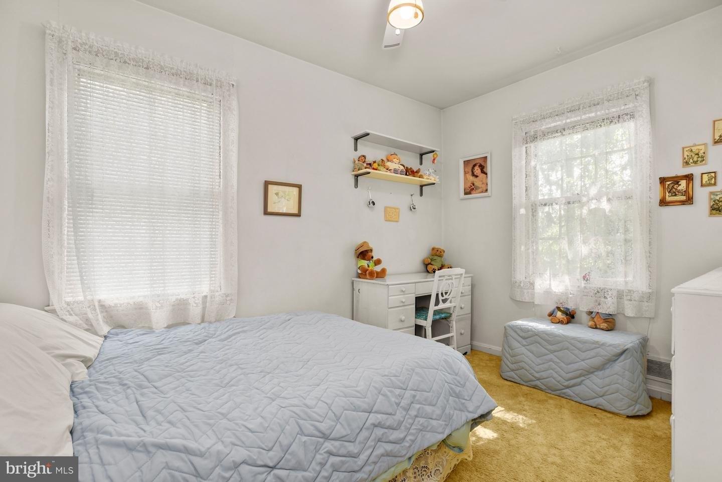 Stella Ct, Kensington, MD 20895