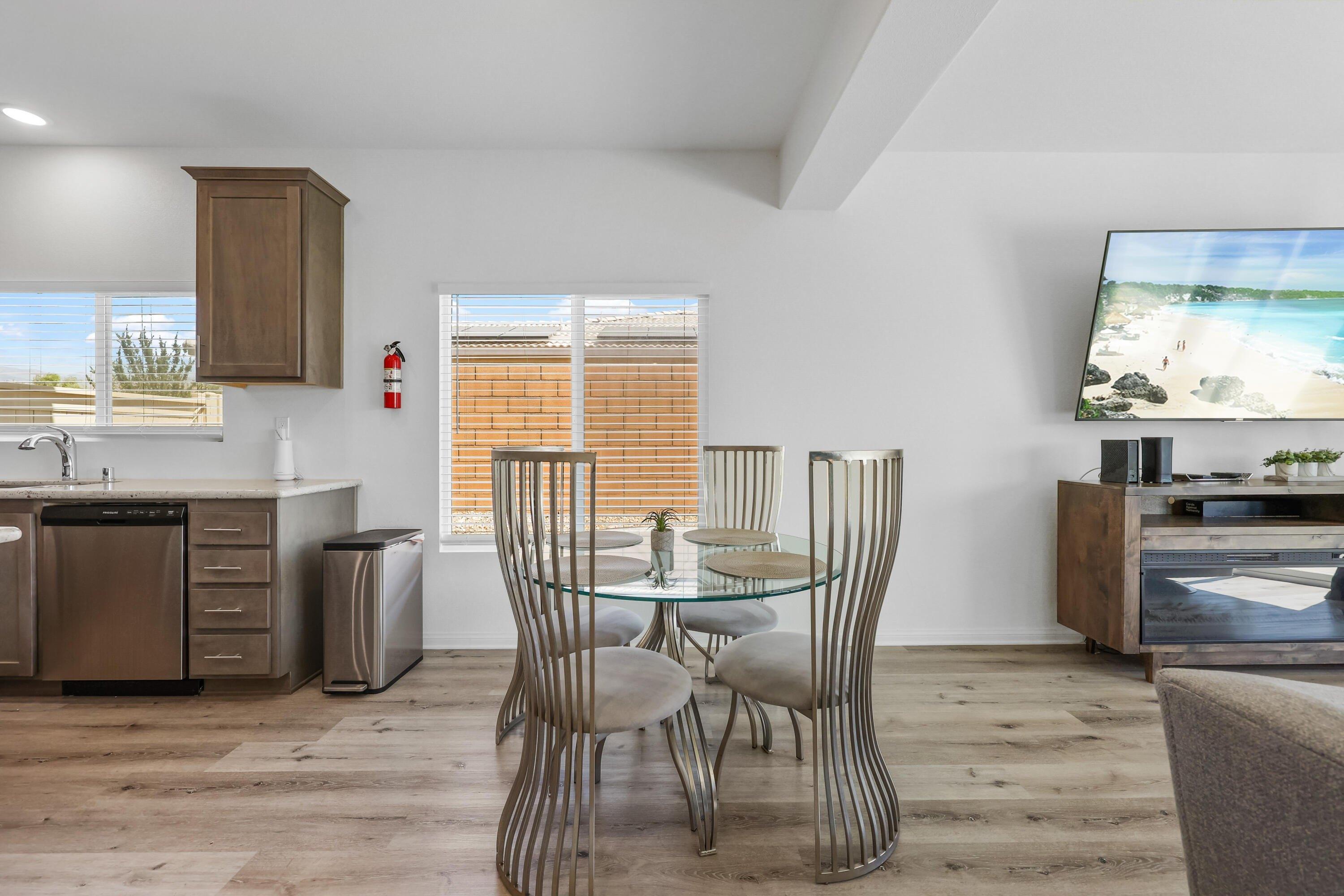 Puesta Del Sol, Desert Hot Springs, CA 92240