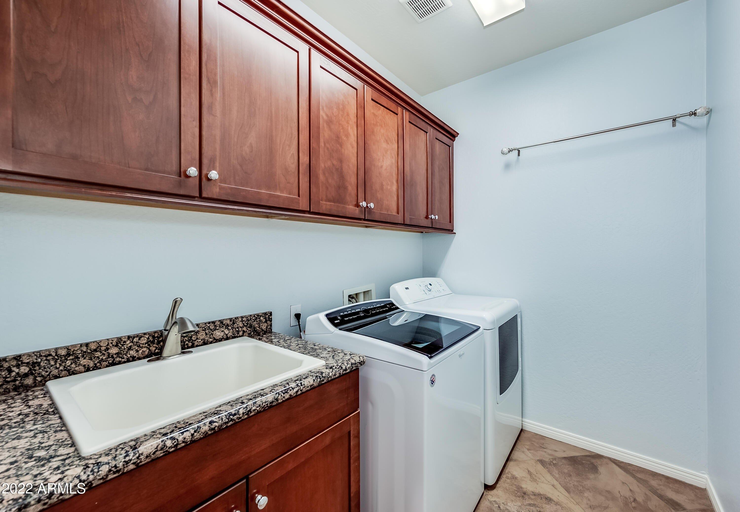 N 39th St, Phoenix, AZ 85050