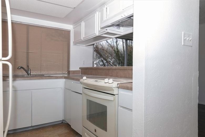 Valiant Cir, Garland, TX 75043