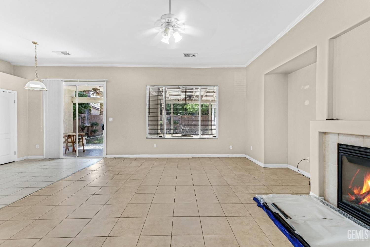 Seneca Falls Ave, Bakersfield, CA 93312