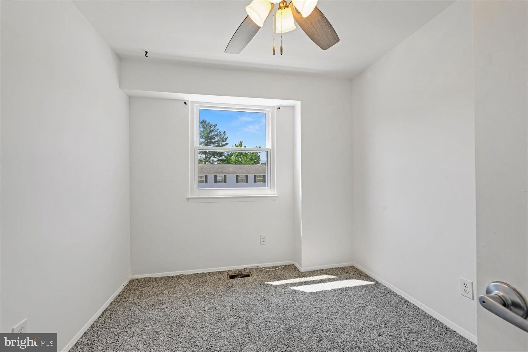 Long Towne Ct, Glen Burnie, MD 21061