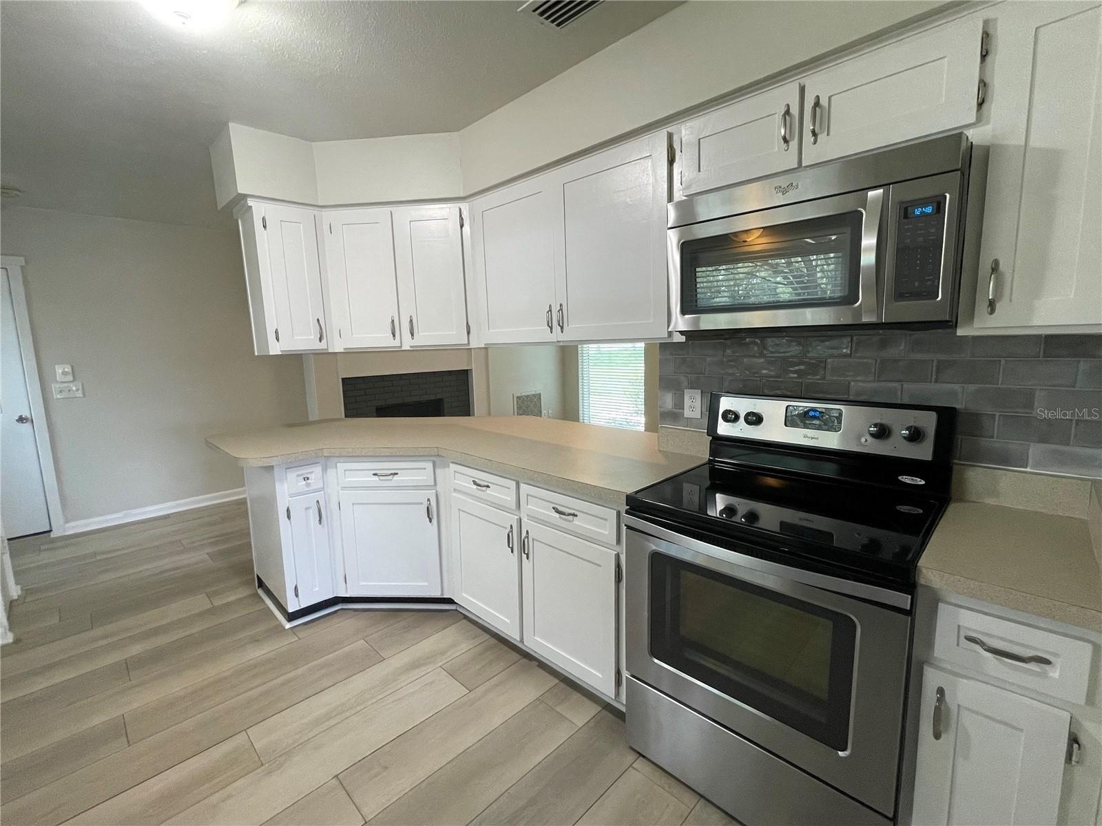 Lady Guinevere Dr, Valrico, FL 33594
