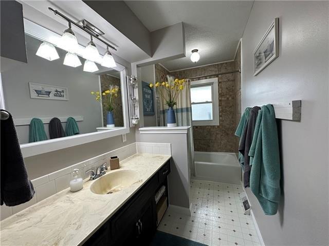 Nw 6th Street Ter, Blue Springs, MO 64014