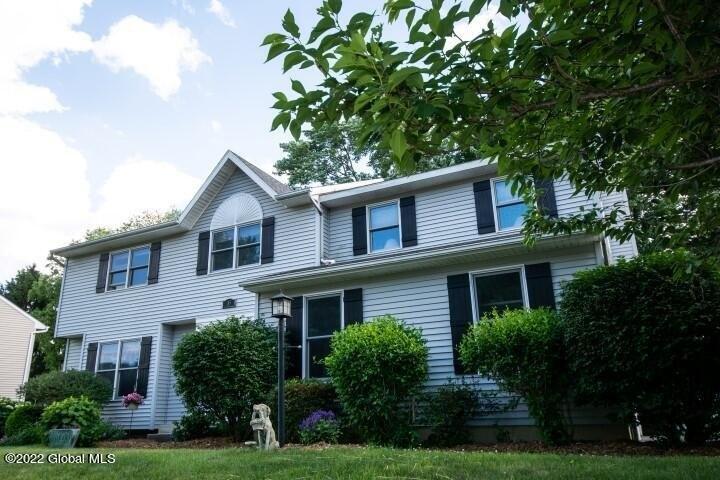 Mallard Rd, Glenmont, NY 12077