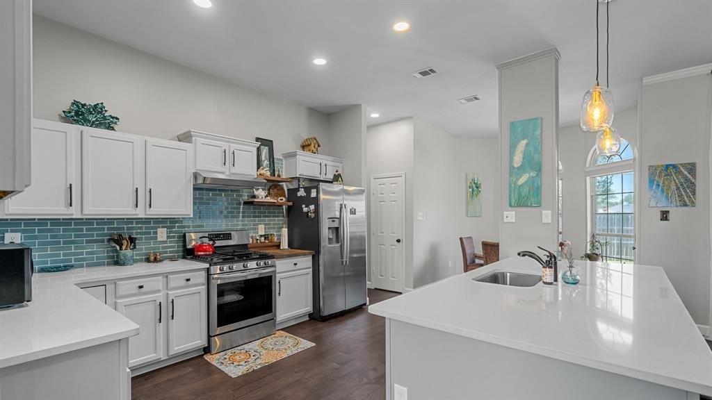 Silverthorn Dr, Rowlett, TX 75089