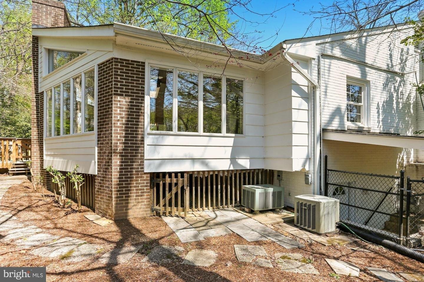 Acosta Rd, Fairfax, VA 22031