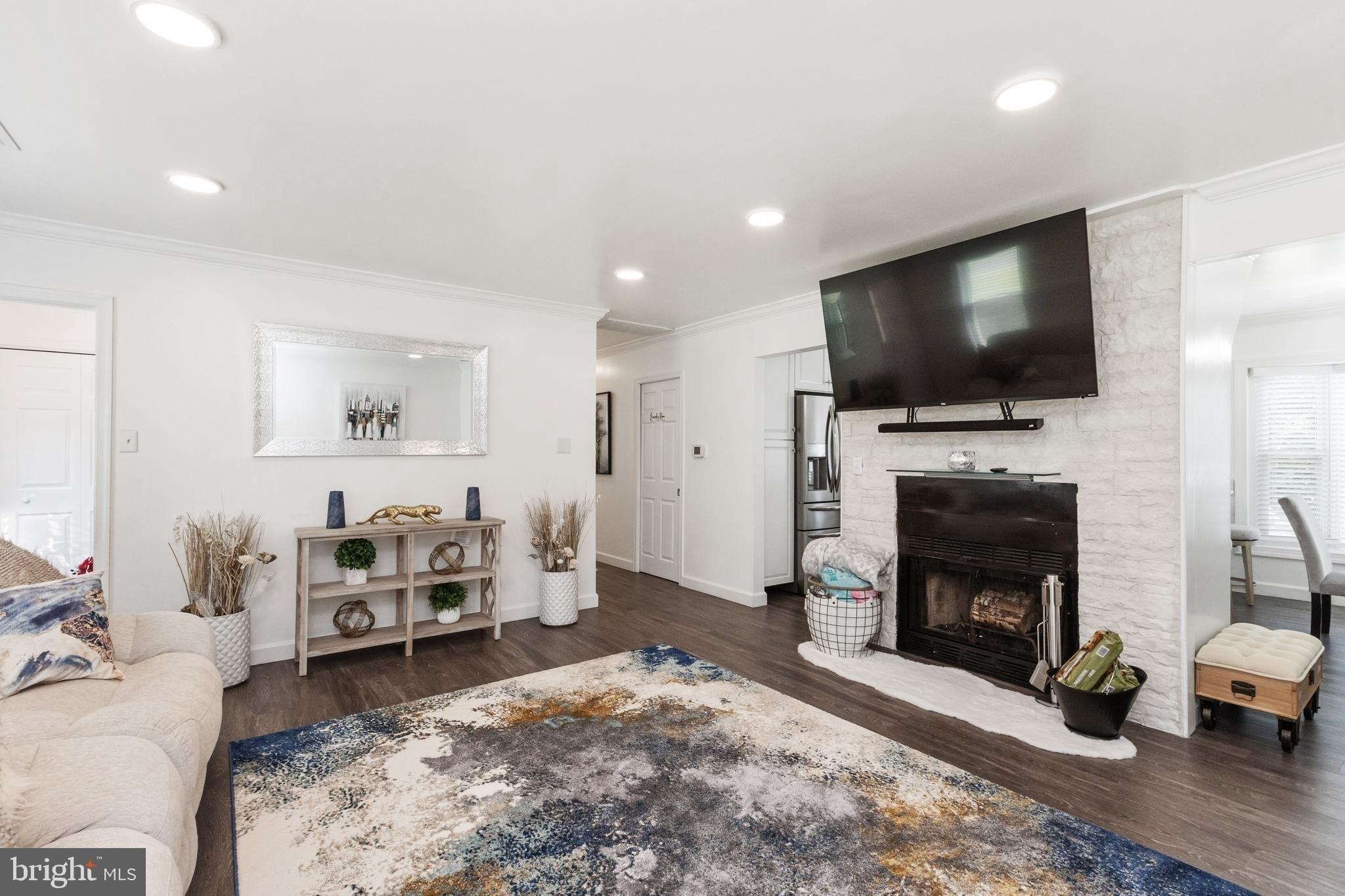 Locust St, Waldorf, MD 20603