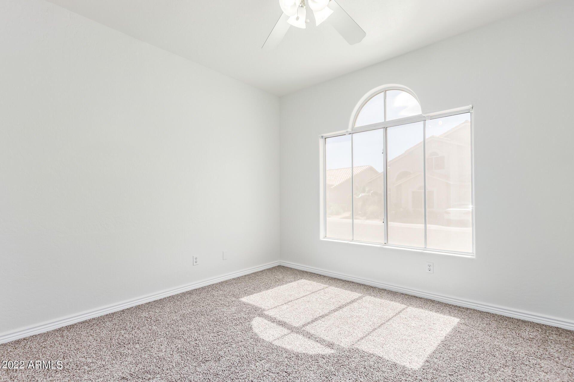 E Briarwood Ter, Phoenix, AZ 85048
