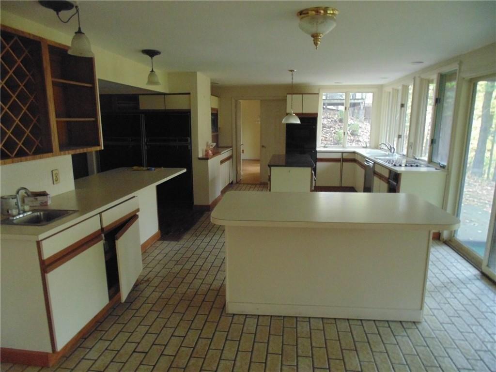 Lacoma Ln, Pittsford, NY 14534