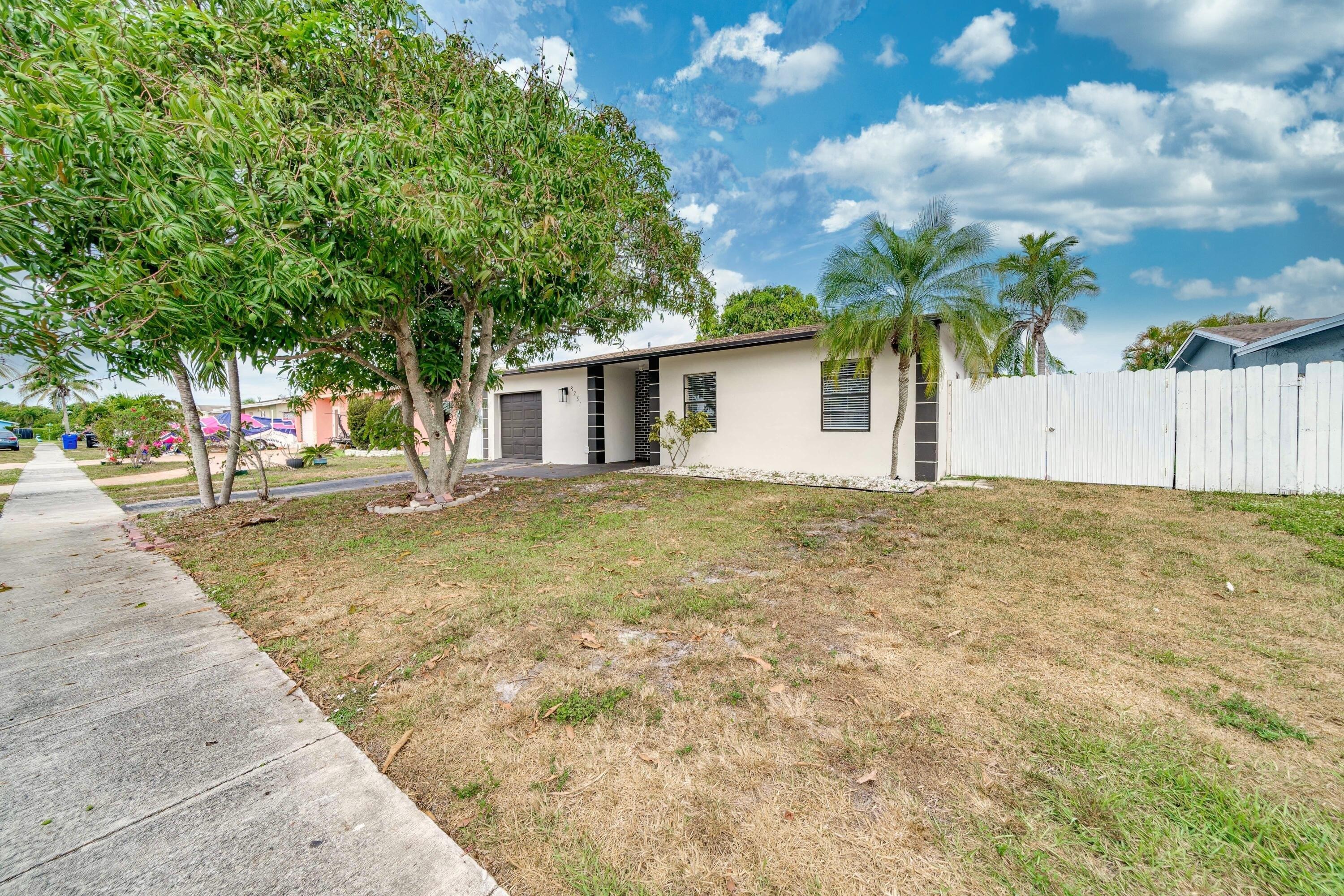 Sw 9th St, North Lauderdale, FL 33068