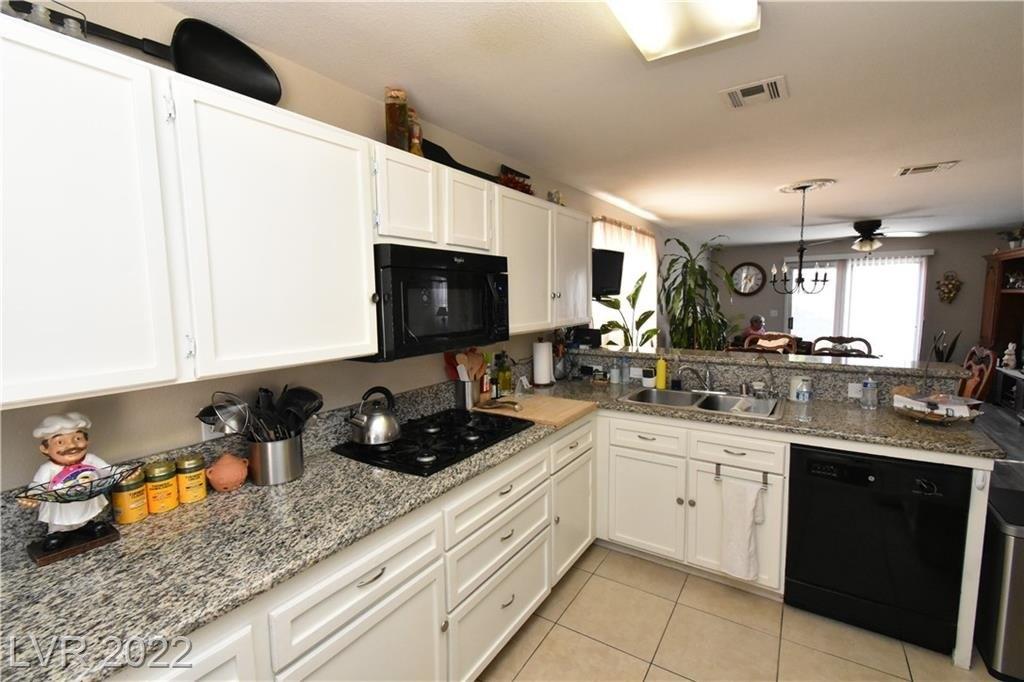 Roberta Alecia Ave, North Las Vegas, NV 89031