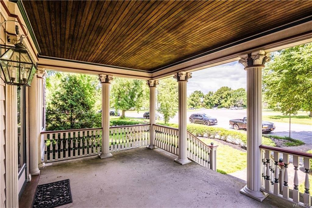 Colonial Cir, Buffalo, NY 14222