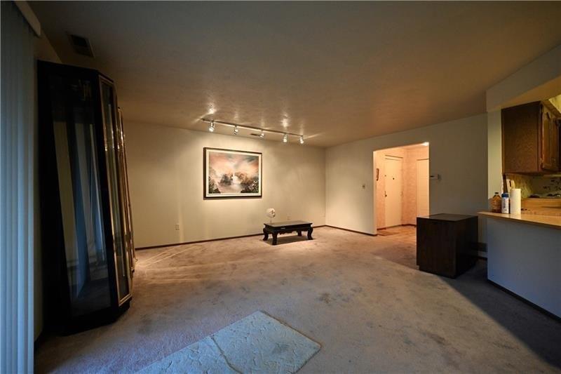 Penn Bridge Ct, Pittsburgh, PA 15221