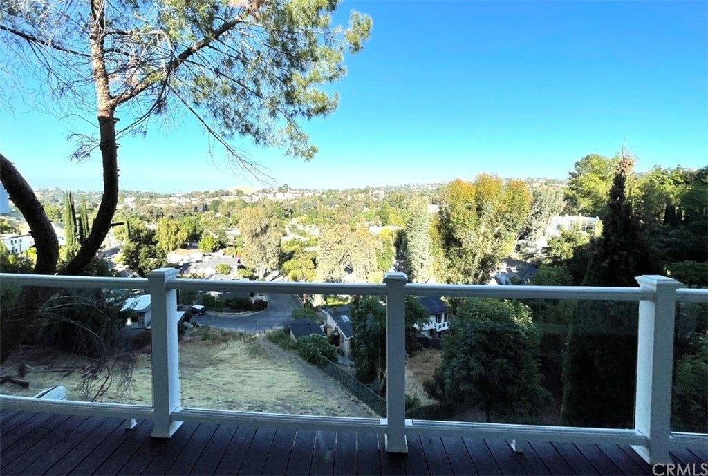 Medina Rd, Woodland Hills, CA 91364