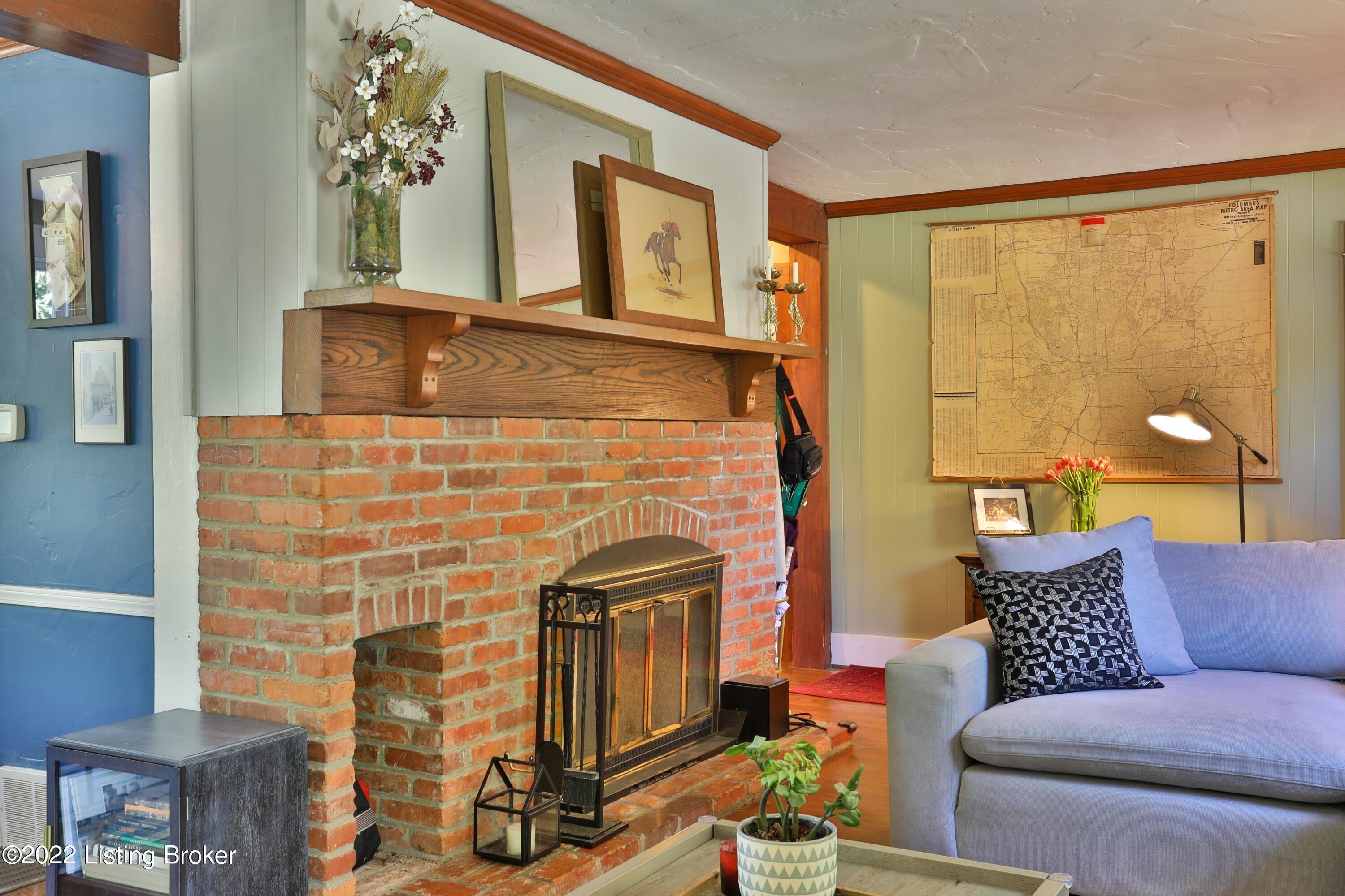 Warren Rd, Louisville, KY 40206