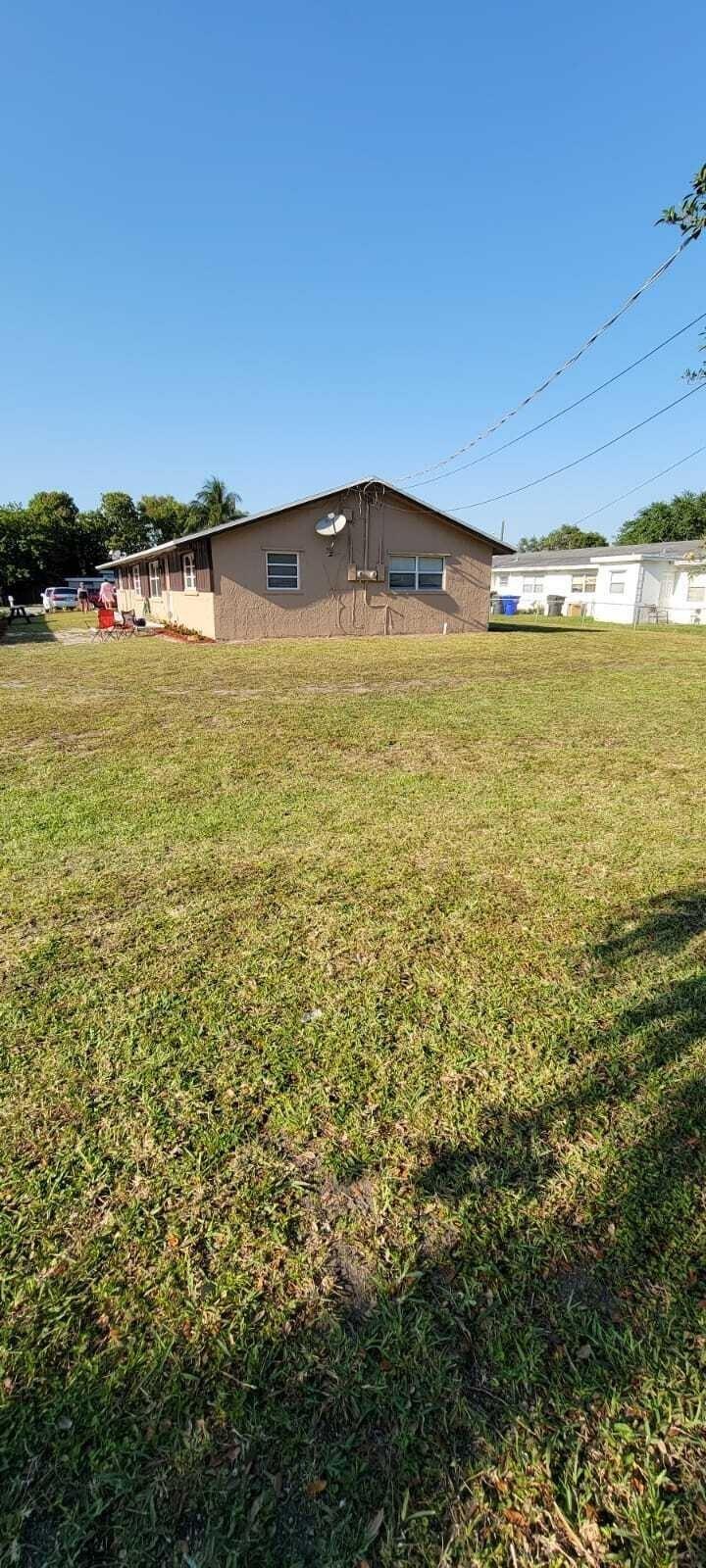 Sw 27th St, West Park, FL 33023