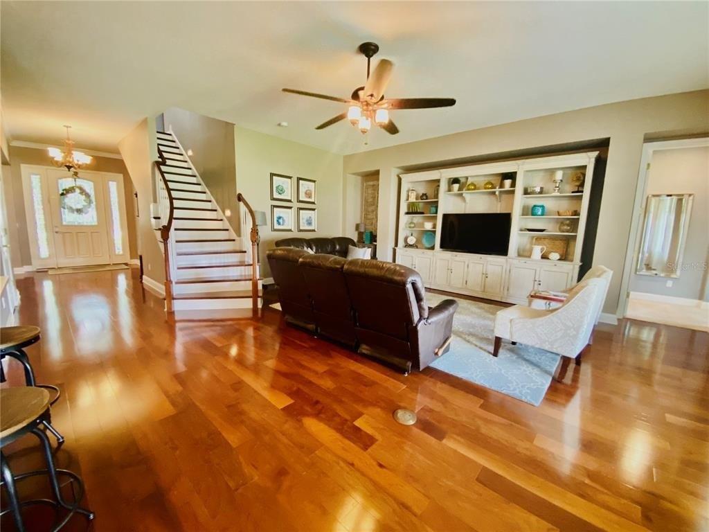 Churchside Dr, Lithia, FL 33547