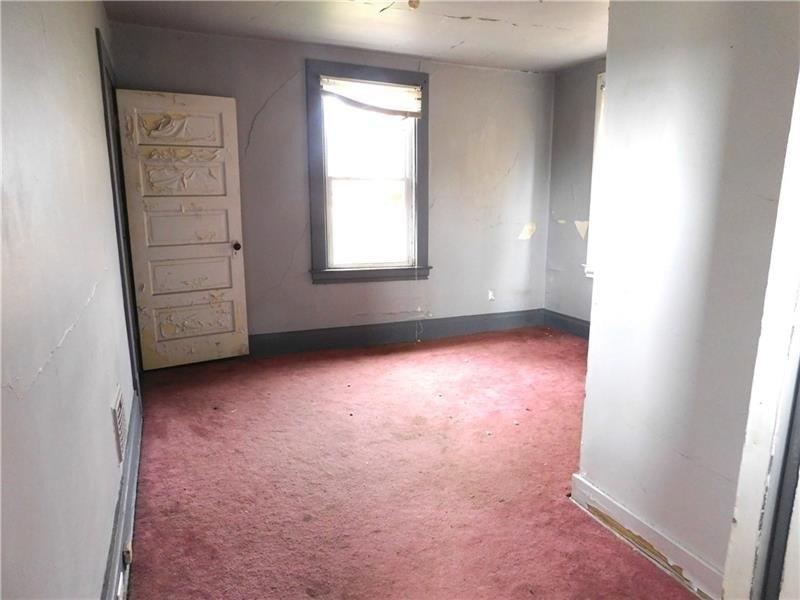Whitaker St, Homestead, PA 15120