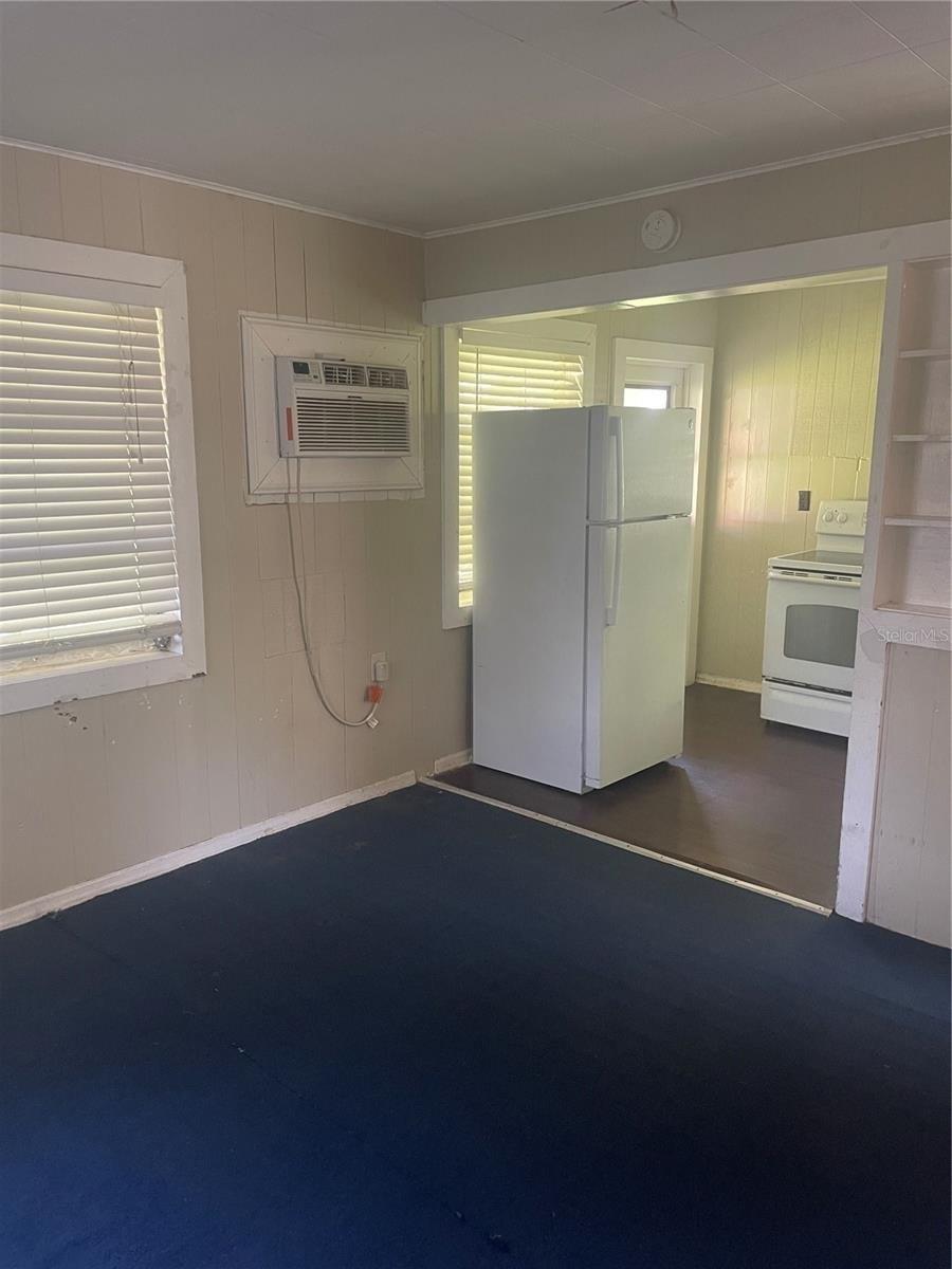 Elliot Dr, Tampa, FL 33615
