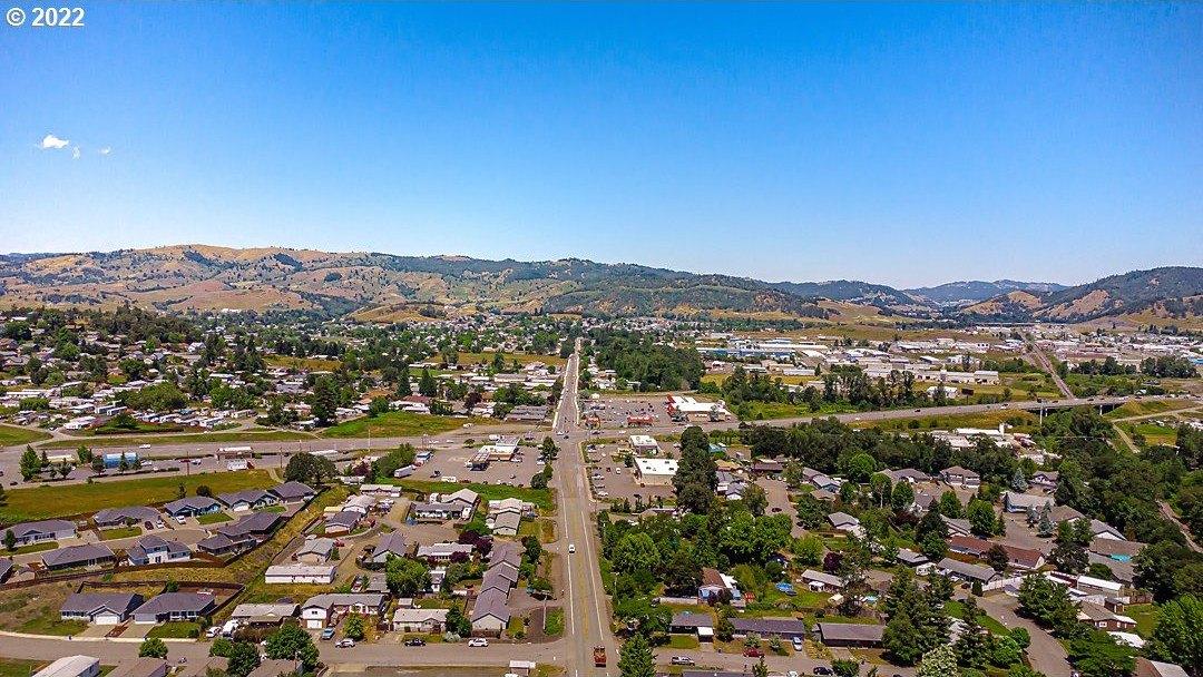 Roberts Creek Rd, Roseburg, OR 97471