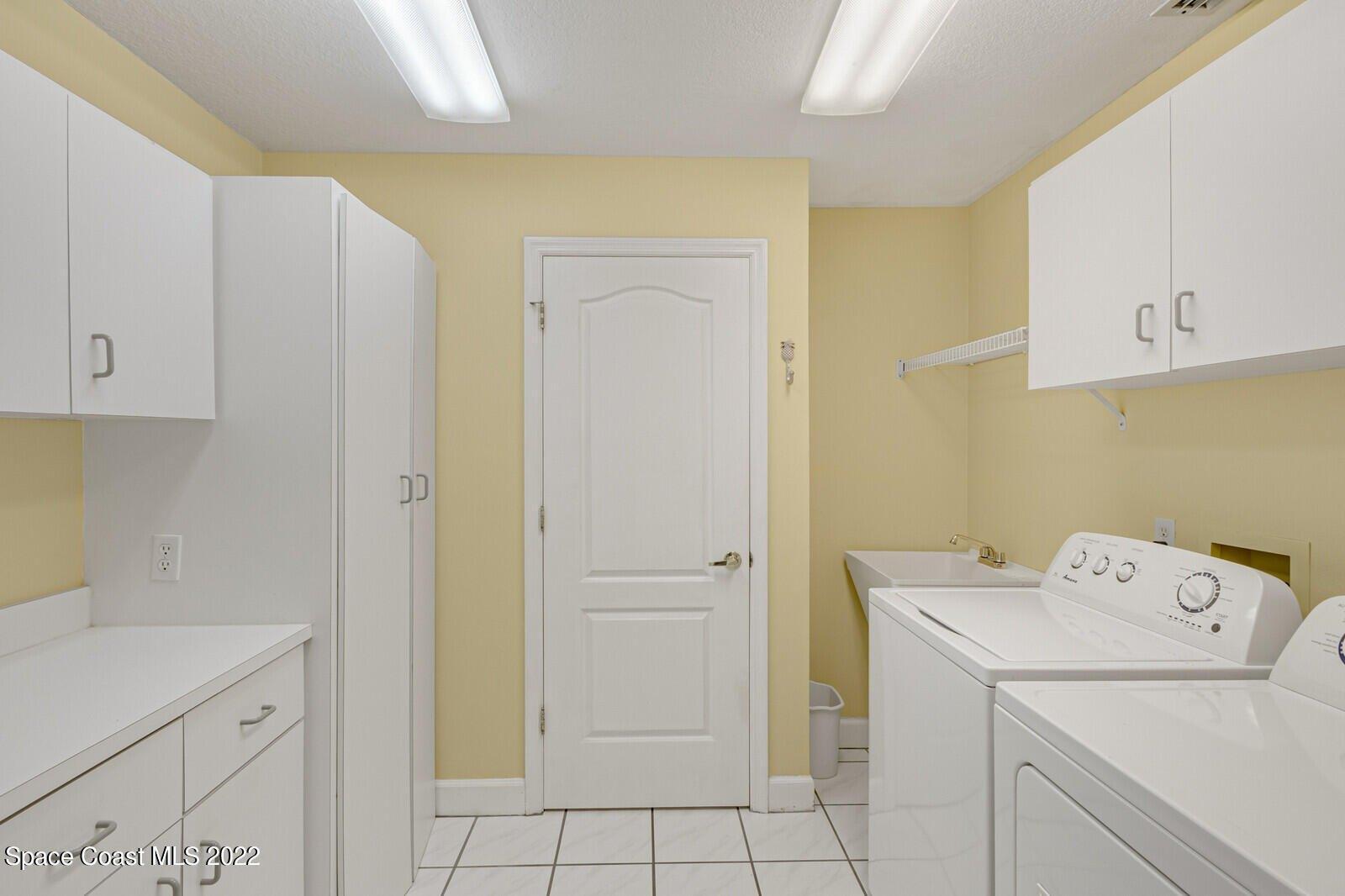 Sun Pointe Pl, Merritt Island, FL 32952