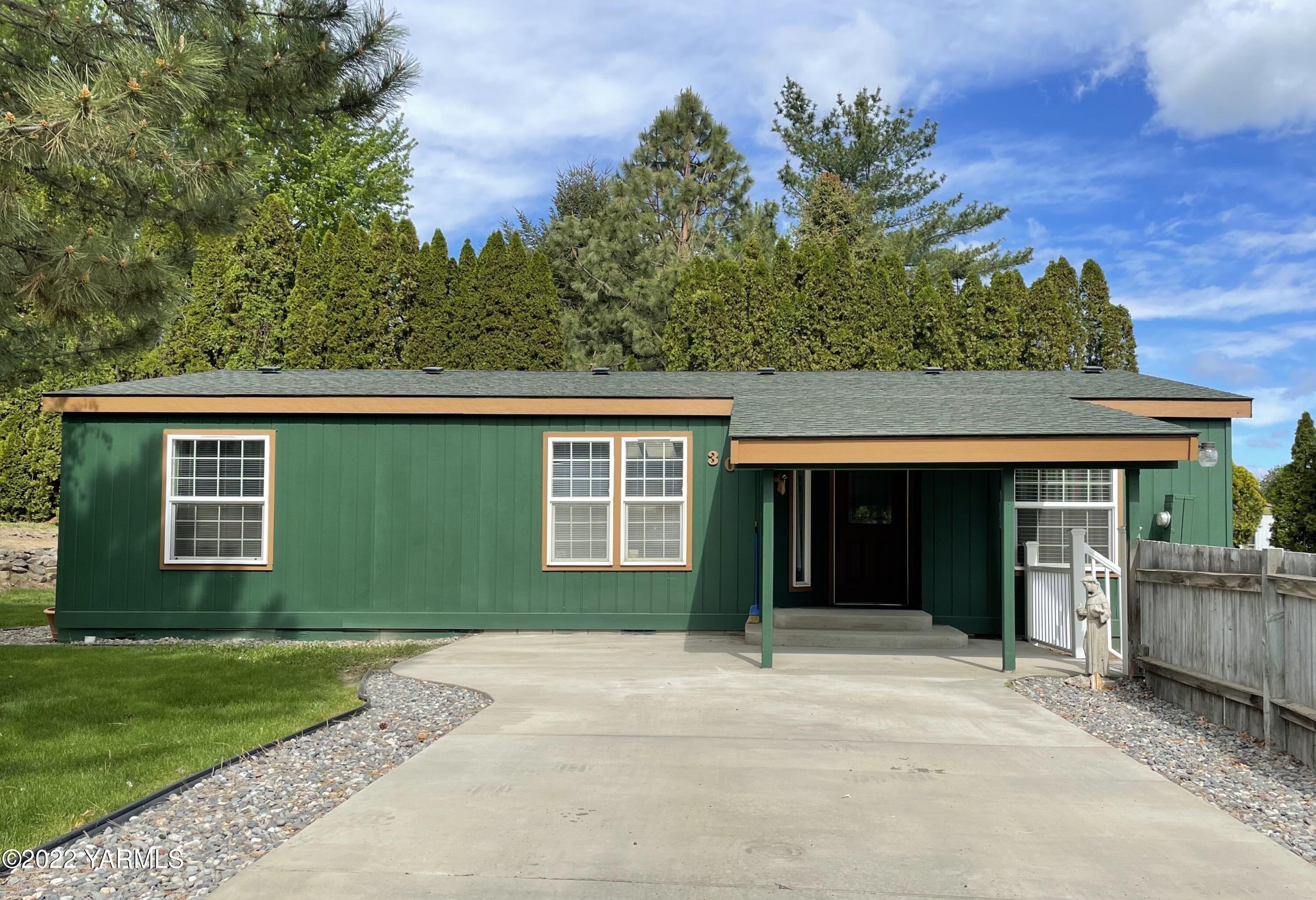Golden Ln, Yakima, WA 98908