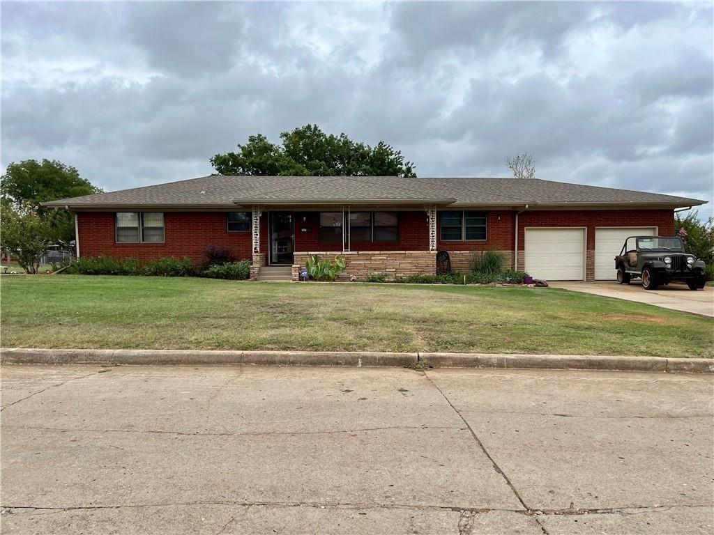 Oakwood Dr, Lindsay, OK 73052