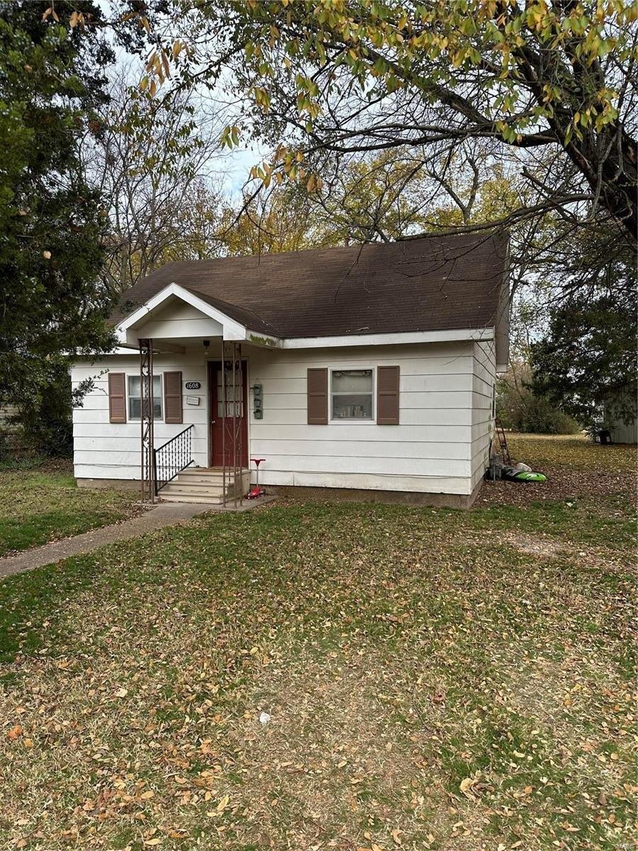 E Kathleen St, Sikeston, MO 63801