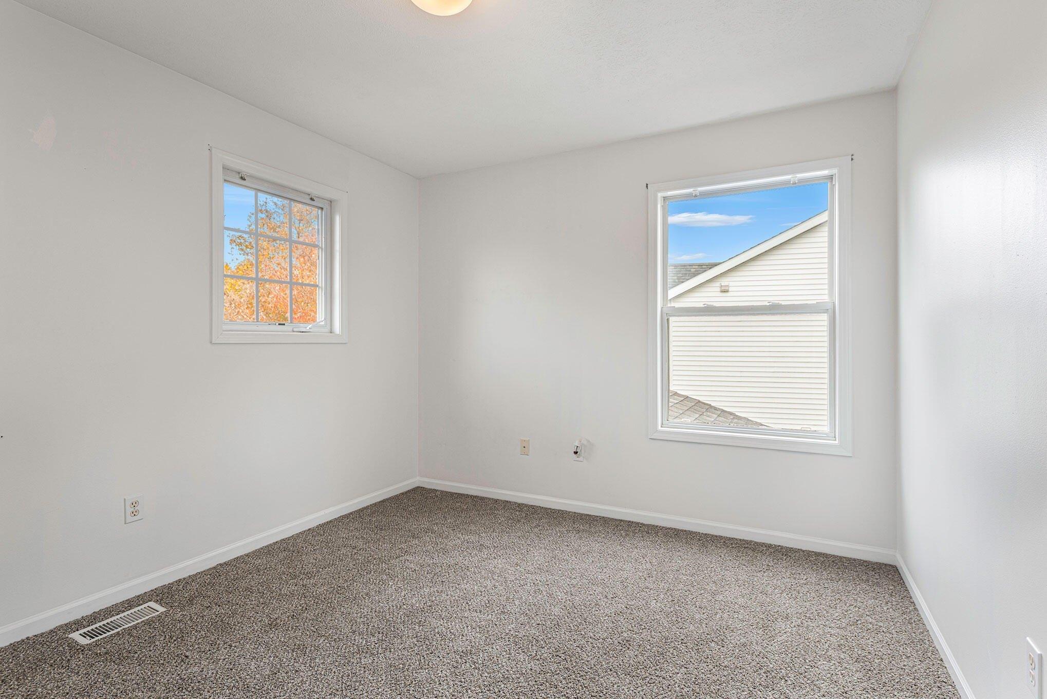 Stone Briar Ct Se, Grand Rapids, MI 49512