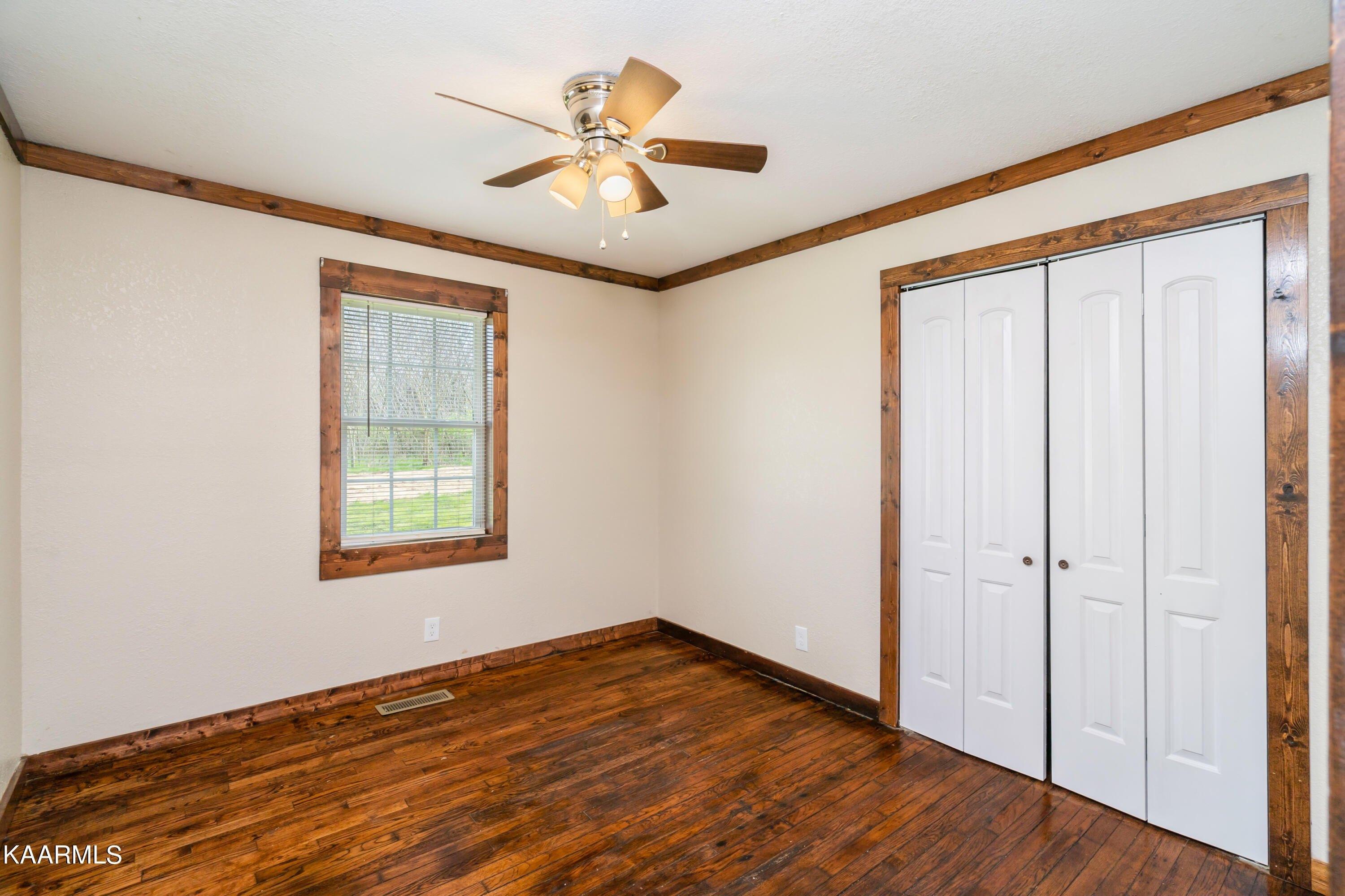 Jaynes St, Sweetwater, TN 37874