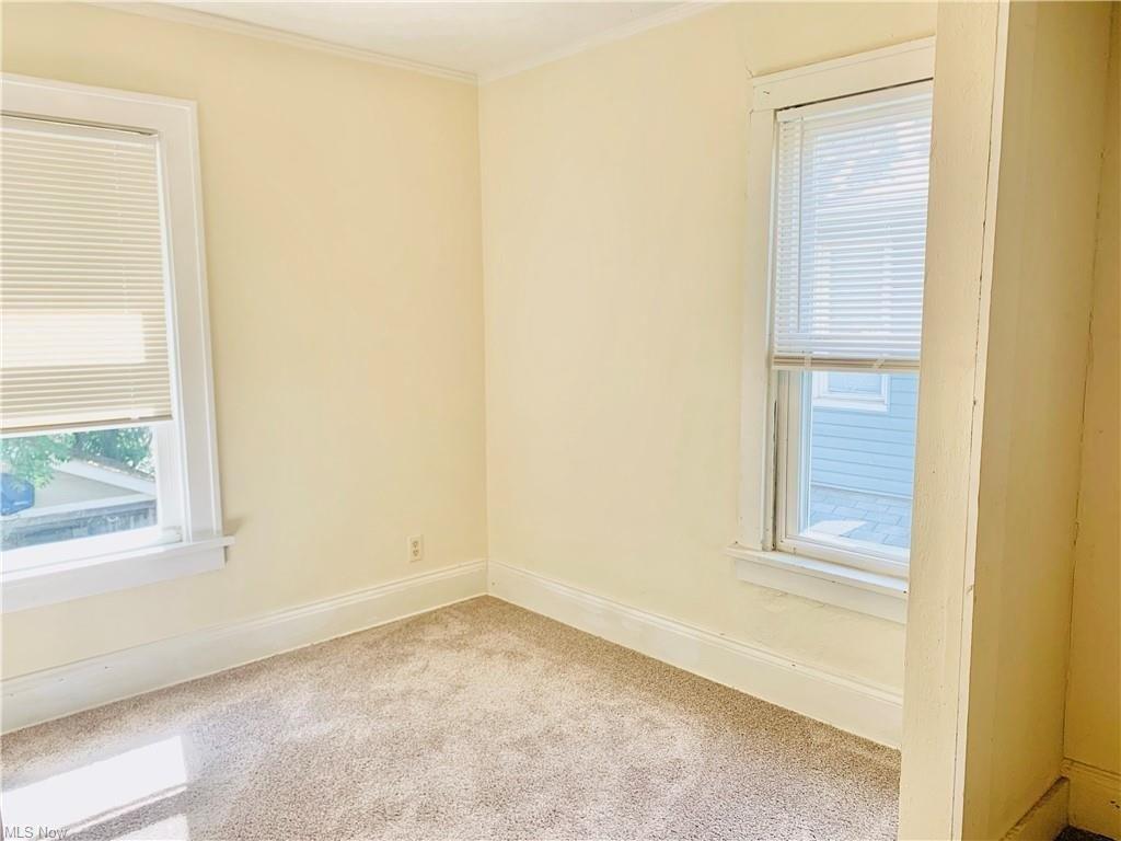 E Ido Ave, Akron, OH 44301