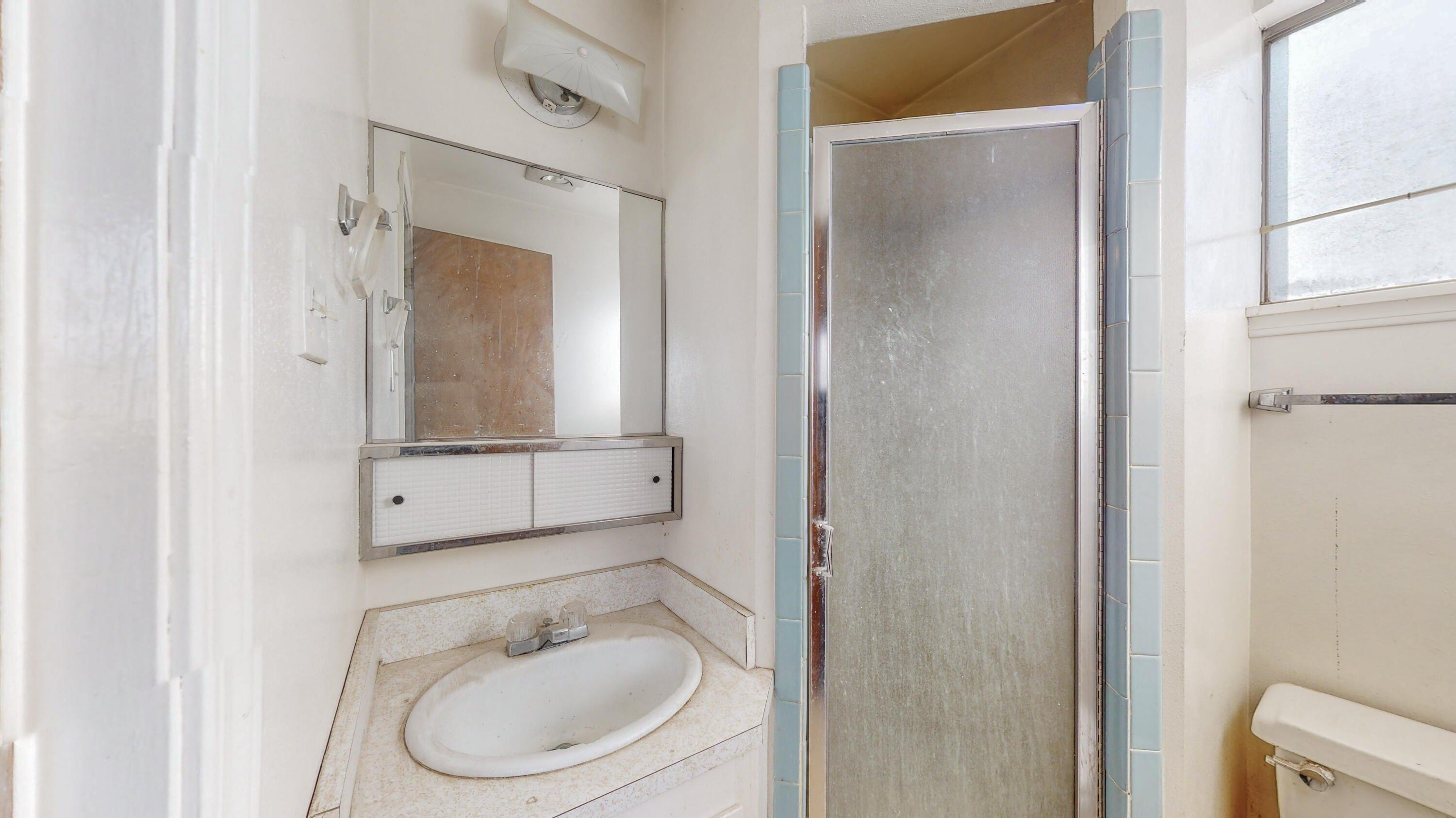 Neat Ln Sw, Albuquerque, NM 87105