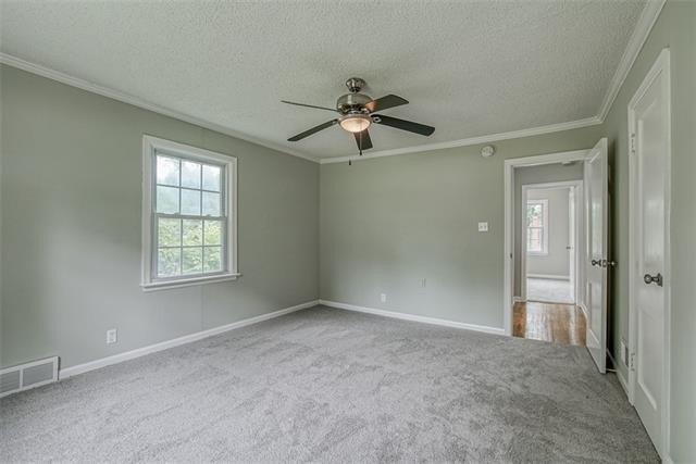 W 56th Ter, Mission, KS 66202