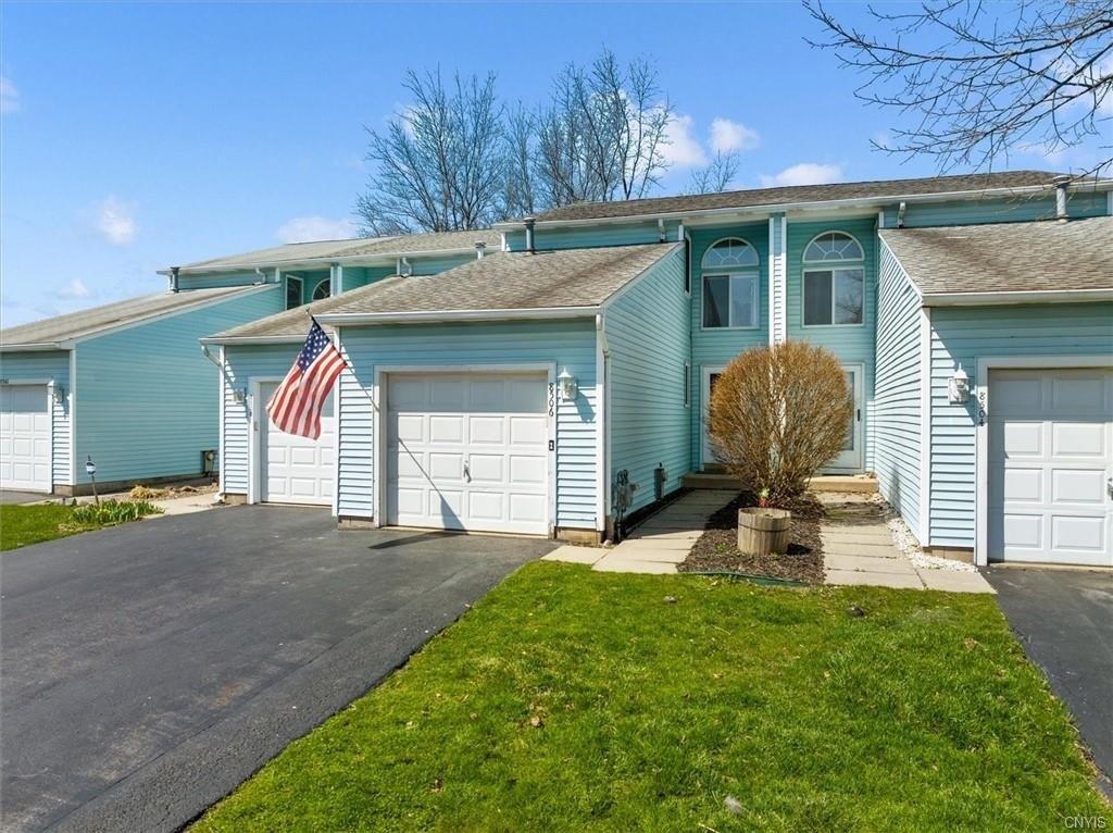 Fathom Dr, Baldwinsville, NY 13027
