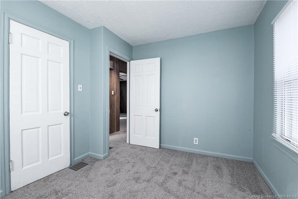 N Taggart Ave, Clarksville, IN 47129